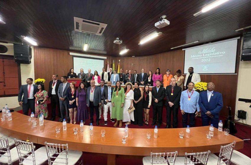  Câmara Municipal de Paracatu entrega Medalha do Mérito Legislativo