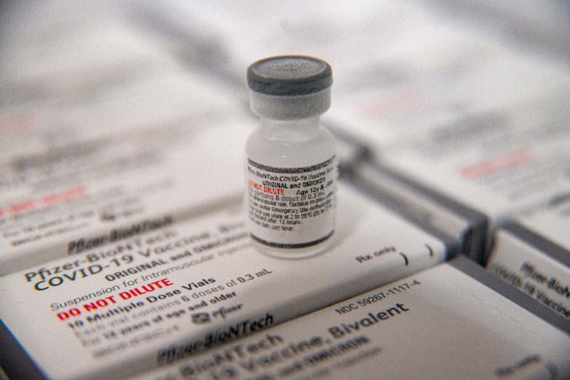  Secretaria de Saúde já distribuiu cerca de 1 milhão de doses da vacina bivalente para covid-19
