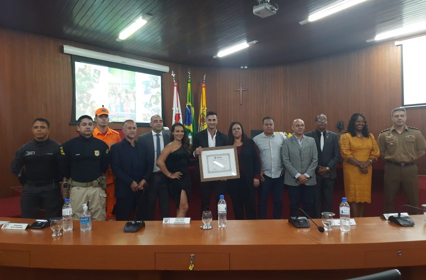  Entrega de Moção de Regozijo ao Cabo Freitas