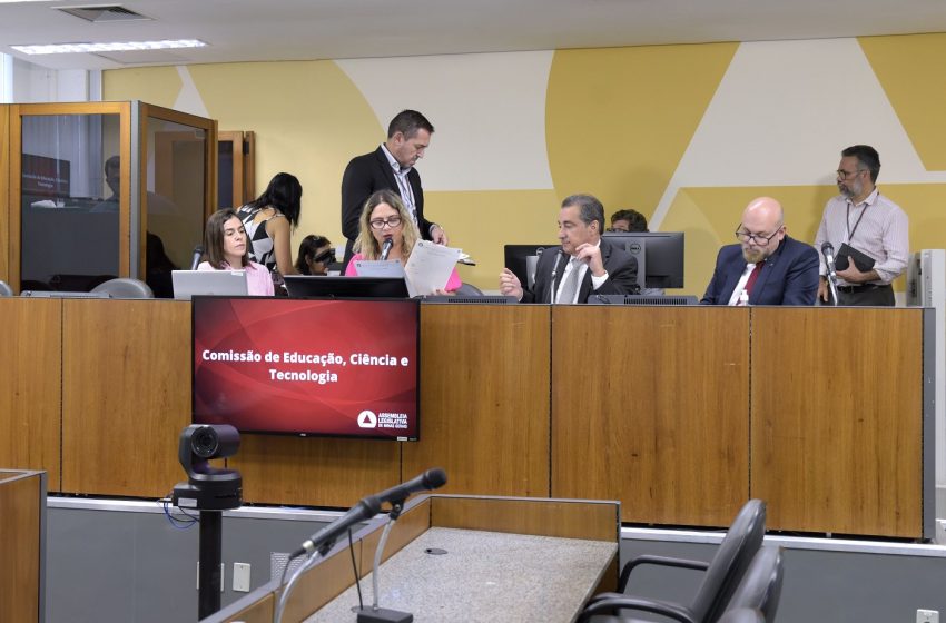  Projeto que autoriza contratação temporária de professores avança