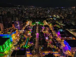  Projeto Luzes de Natal colore a Praça da Liberdade, em Belo Horizonte