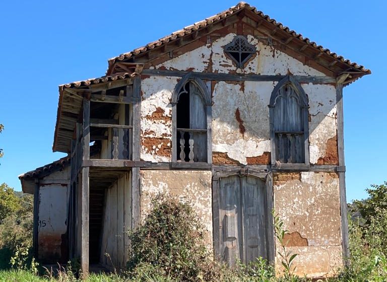  Prefeitura e Ministério Púbico de Paracatu assinam termo e compromisso para restauro da Igreja de São Sebastião do Pouso Alegre