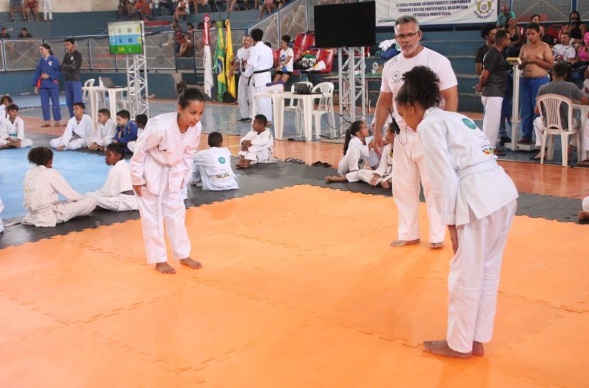  Jovens de Paracatu recebem aulas gratuitas de judô