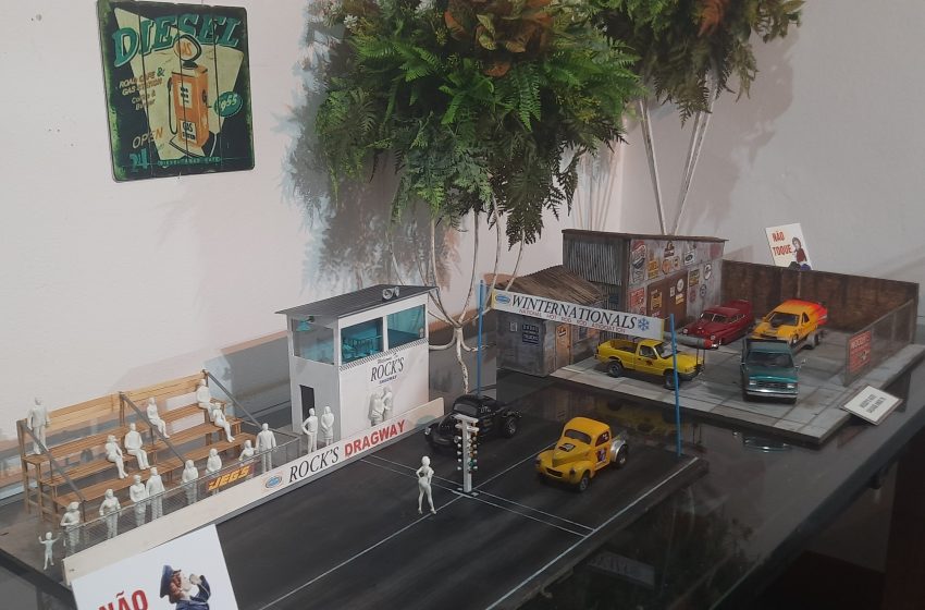  A Fundação Casa de Cultura recebe a primeira exposição de “Miniaturas de Carros Antigos”