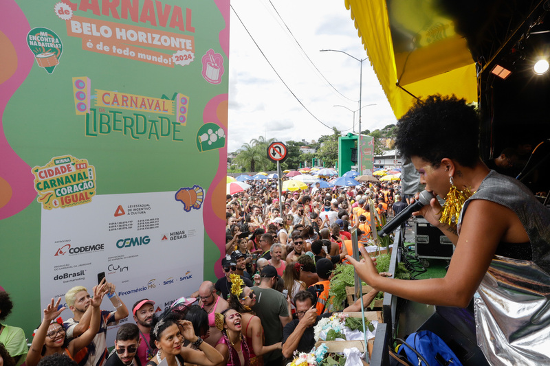 Impulsionado pela economia da criatividade, Carnaval em Minas Gerais movimenta mais de R$ 4,7 bilhões no estado