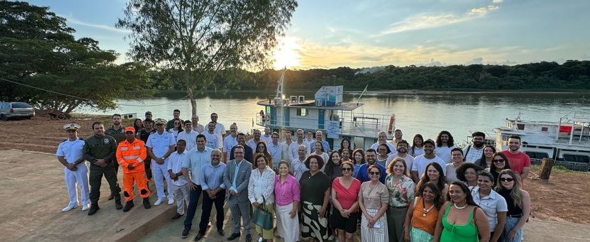 Unimontes lança barco-laboratório para monitorar qualidade da água do Rio São Francisco