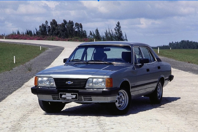 Dia do Automóvel: Webmotors revela os 10 clássicos dos anos 90 que ainda despertam interesse dos brasileiros