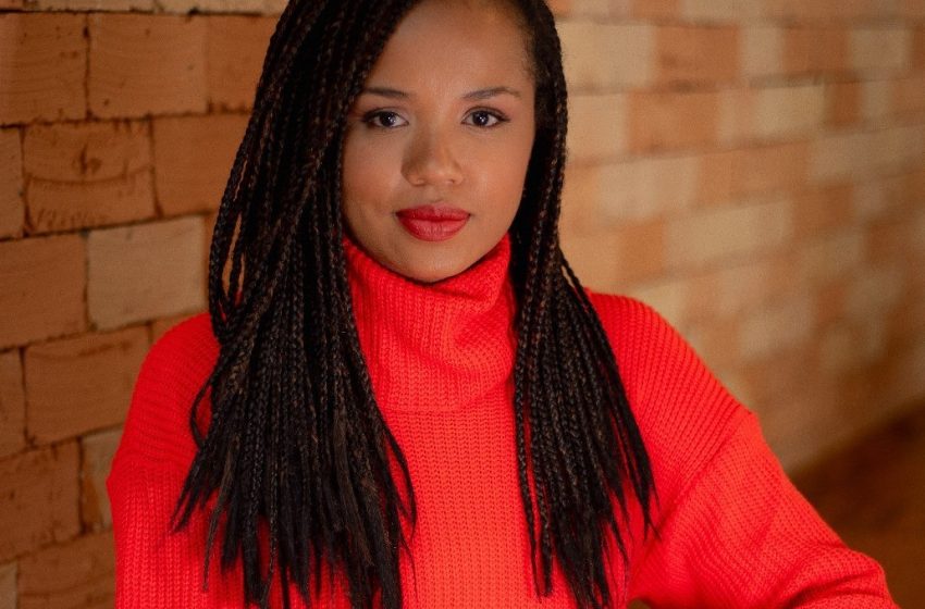 Andressa Marques participa do Sempre um Papo em Paracatu