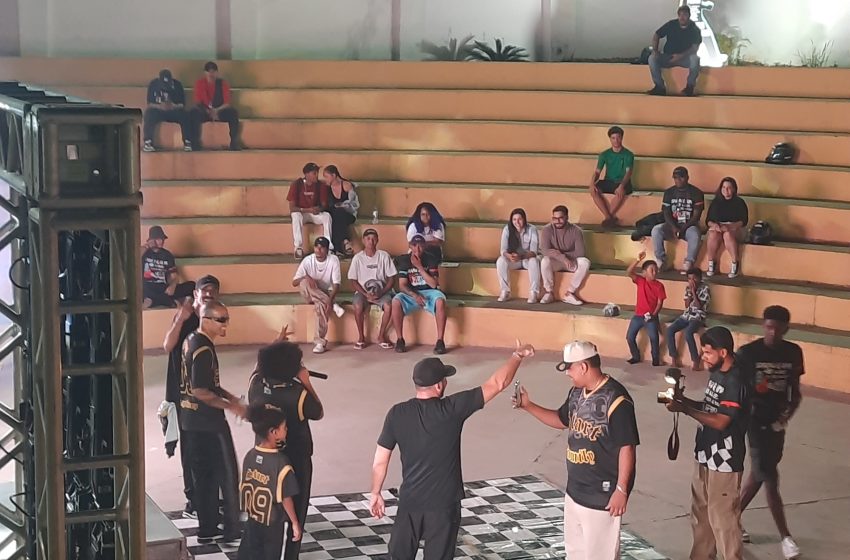 No batido do verso: juventude e poesia urbana ocupam a cena em Paracatu