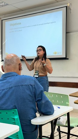 Professora da UFVJM recebe Prêmio Fundação Bunge