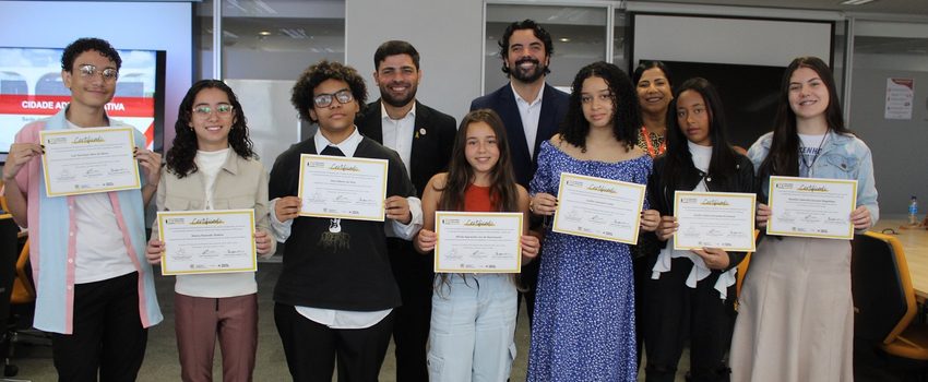 Governo de Minas premia estudantes vencedores do Concurso de Redação Maio Amarelo
