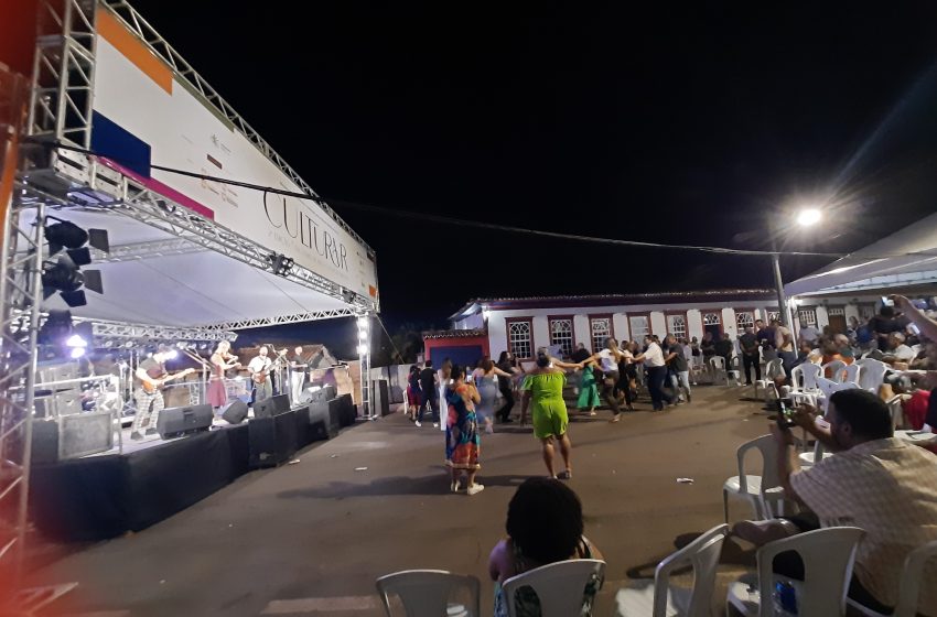 Sob as estrelas do Largo da Jaqueira, Paracatu celebrou o poder da cultura