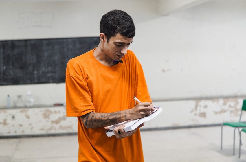 Thiago SKP apresenta “O Avesso do Verso” no Sempre um Papo – Paracatu