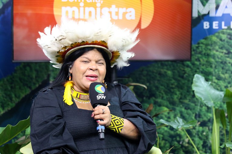  Sonia Guajajara: Estamos trazendo a pauta indígena para o centro do debate global