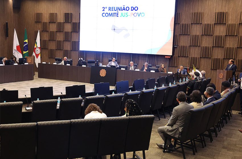  Reunião debate direitos de indígenas e comunidades tradicionais