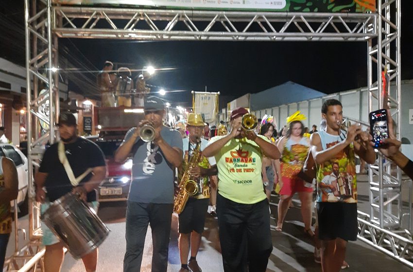  Bloco “Passeio Pelo Tempo” celebra 16 anos de memória, música e resistência cultural em Paracatu