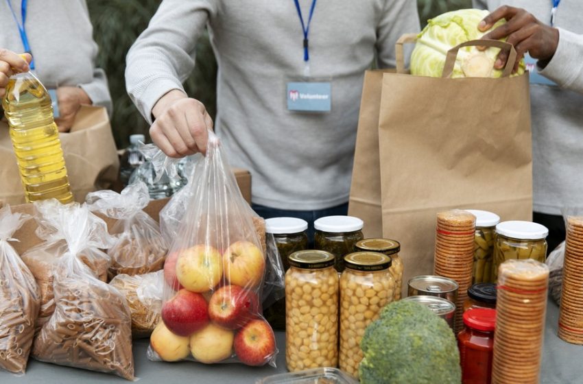  Comércio absorve parte do impacto dos juros altos e mantém crescimento