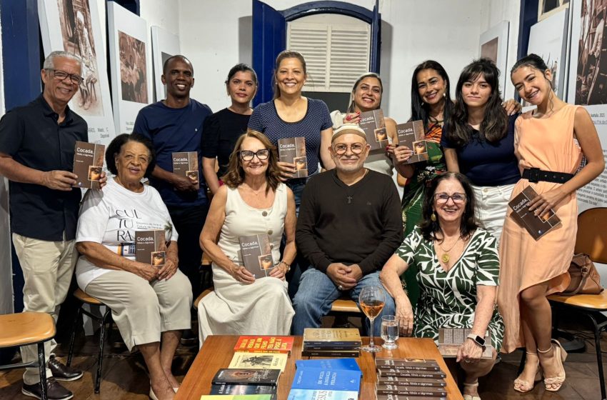  Clube do Livro transforma encontro literário em noite de emoção e partilhas em Paracatu   