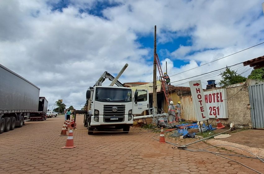  Cemig realiza serviços para melhorar a rede de Distribuição em Vale das Cancelas, no Norte de Minas
