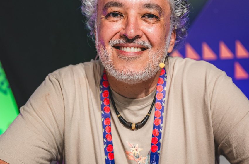  “Sempre um Papo” traz para Paracatu o consagrado escritor angolano José Eduardo Agualusa