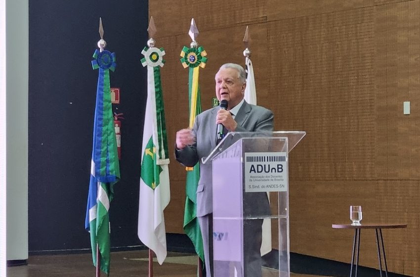  Simpósio sobre Cerrado e savanas tropicais é aberto com apresentação de Roberto Rodrigues