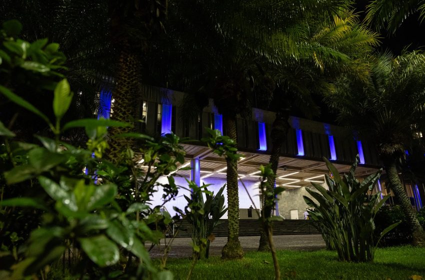  ALMG se ilumina de azul em homenagem ao Dia Mundial do Pulmão